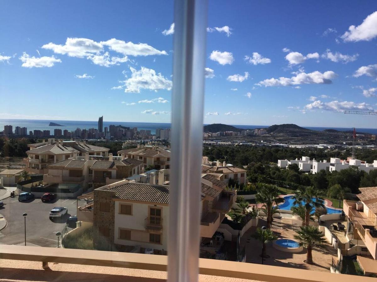2 Bed Penthouse Apartment - Sea Views - Sleeps 4 Finestrat Bagian luar foto