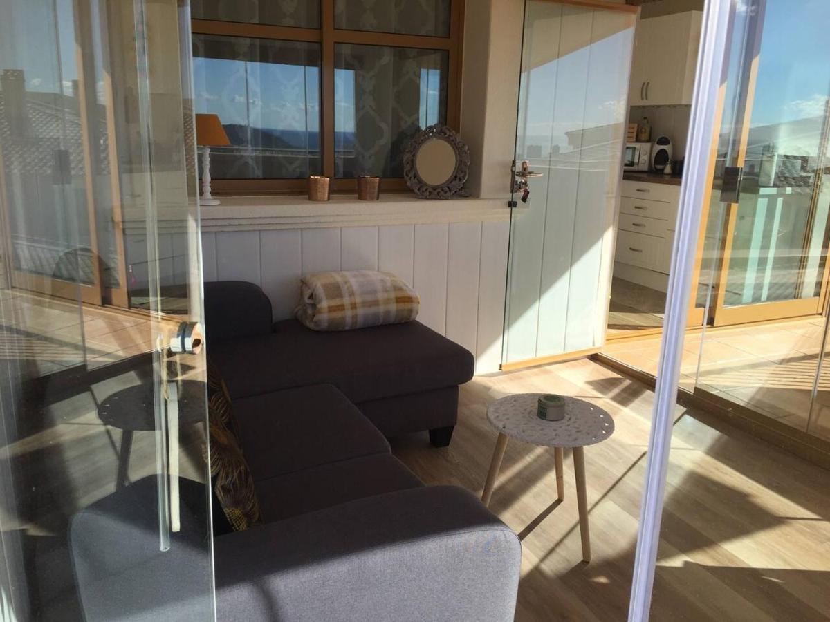 2 Bed Penthouse Apartment - Sea Views - Sleeps 4 Finestrat Bagian luar foto