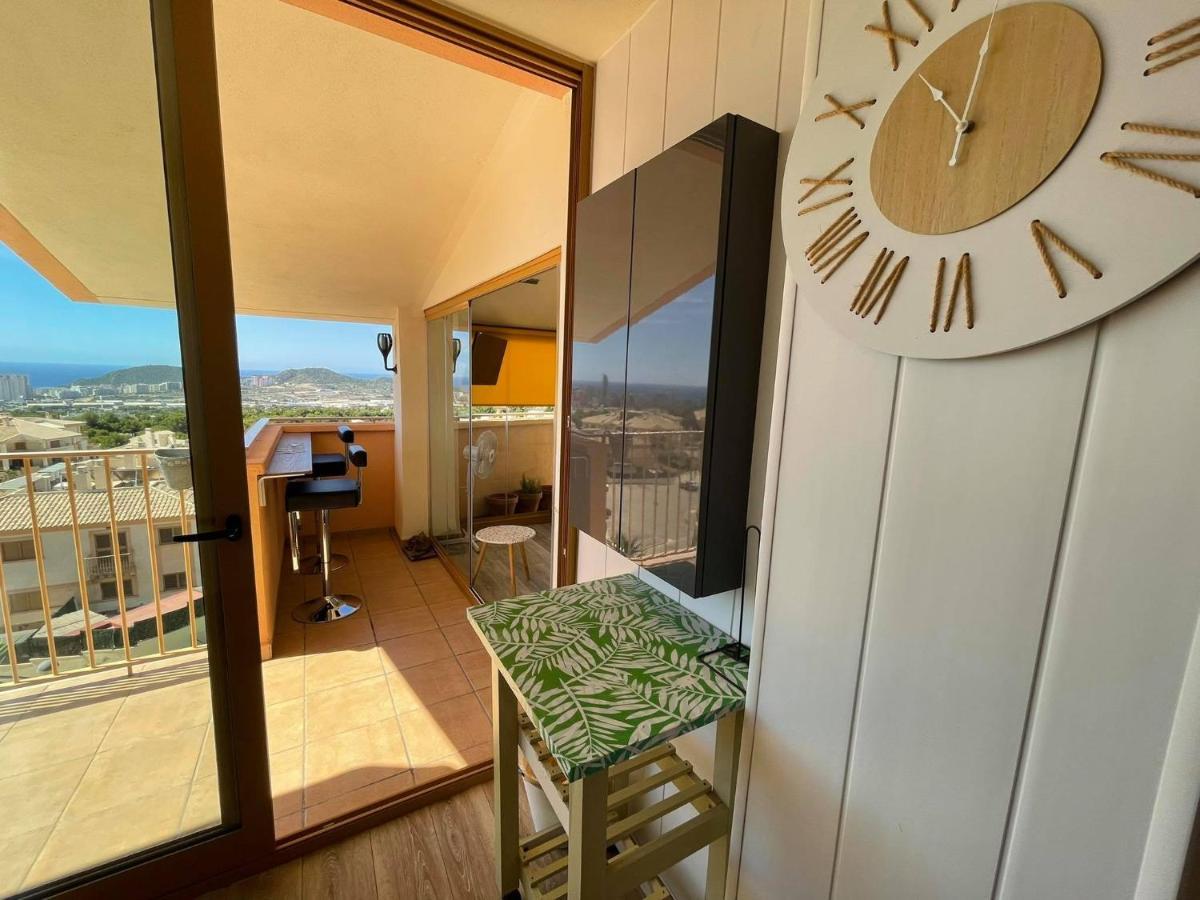 2 Bed Penthouse Apartment - Sea Views - Sleeps 4 Finestrat Bagian luar foto