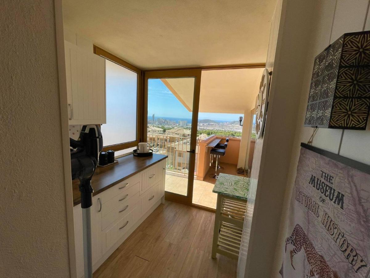 2 Bed Penthouse Apartment - Sea Views - Sleeps 4 Finestrat Bagian luar foto