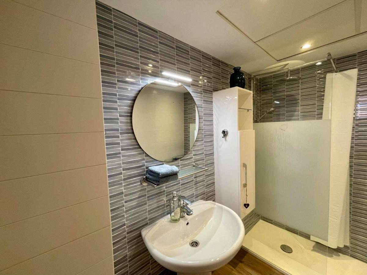 2 Bed Penthouse Apartment - Sea Views - Sleeps 4 Finestrat Bagian luar foto