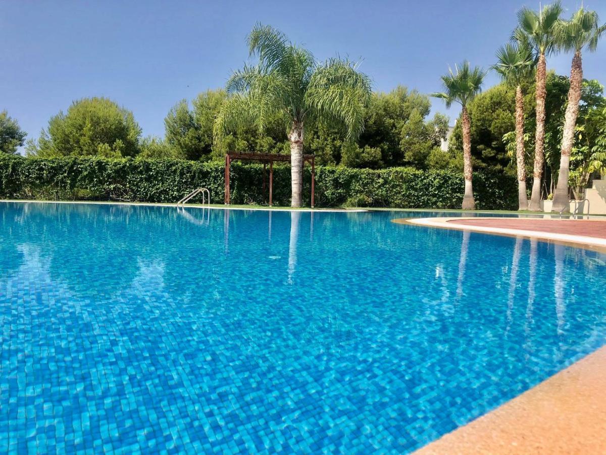 2 Bed Penthouse Apartment - Sea Views - Sleeps 4 Finestrat Bagian luar foto